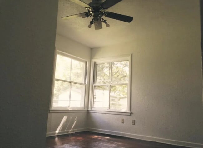 Building Photo - Room in House on Nash Blvd