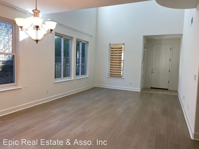 Building Photo - 4 br, 3 bath House - 3520 Bering Drive