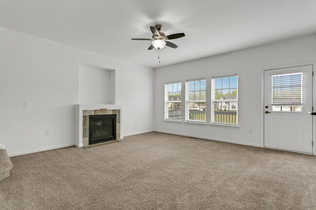 Foto del edificio - Shingle Landing 4 bedroom; 2,5 bath PET FRIENDLY Custom Home, Moyock NC