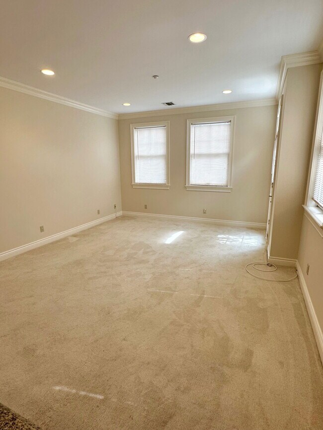 Building Photo - Madison Avenue, Park Ridge, NJ 07656 - 2 BR 2 BA condo