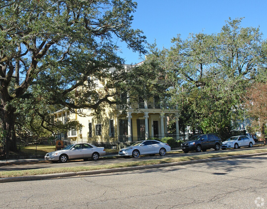 Primary Photo - 1328 Jackson Ave