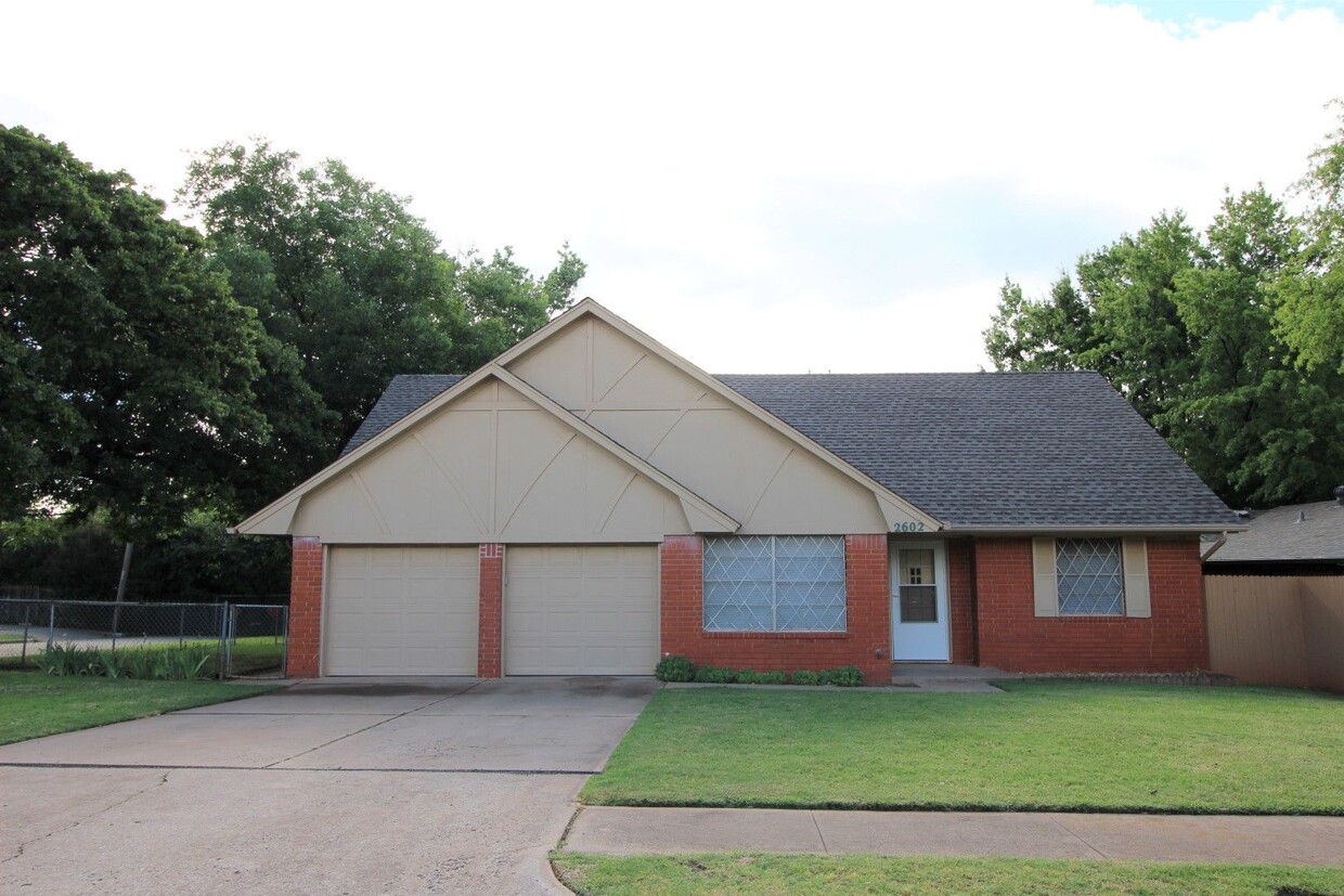 Primary Photo - Spacious 3 Bed 2 Bath In Edmond