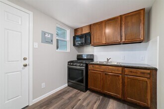Building Photo - 800 E Adoue Ave