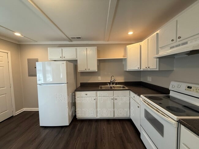 Building Photo - 7018 NC-210