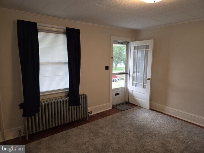 Building Photo - 1428 Lacrosse Ave
