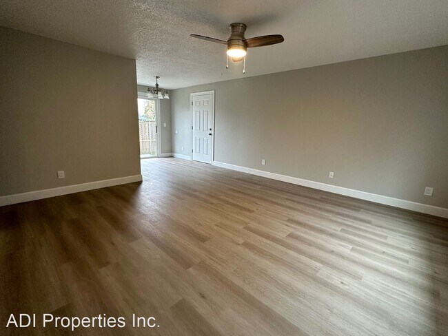 Building Photo - 3 br, 1 bath House - 13450 SW Berthold Avenue