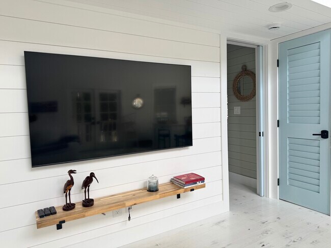 Foto del edificio - 2732 Weeks Ave