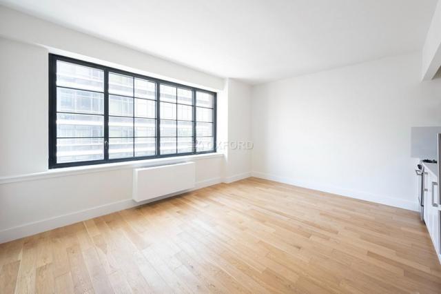 Foto principal - 0 bedroom in Long Island City NY 11101