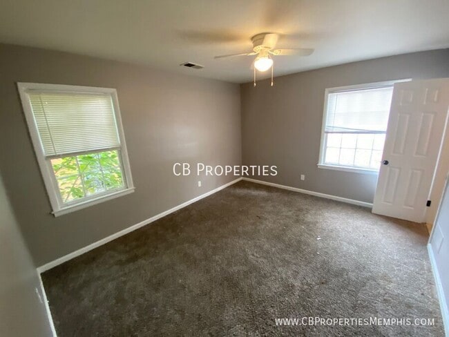 Building Photo - 10 W Mitchell Rd