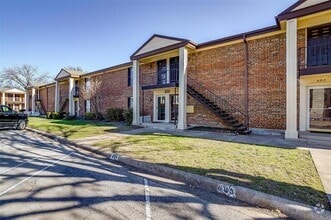 Building Photo - 4020 Ridglea Country Club Dr