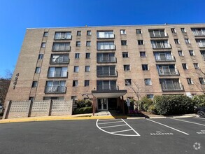 Building Photo - 4241 Columbia Pike