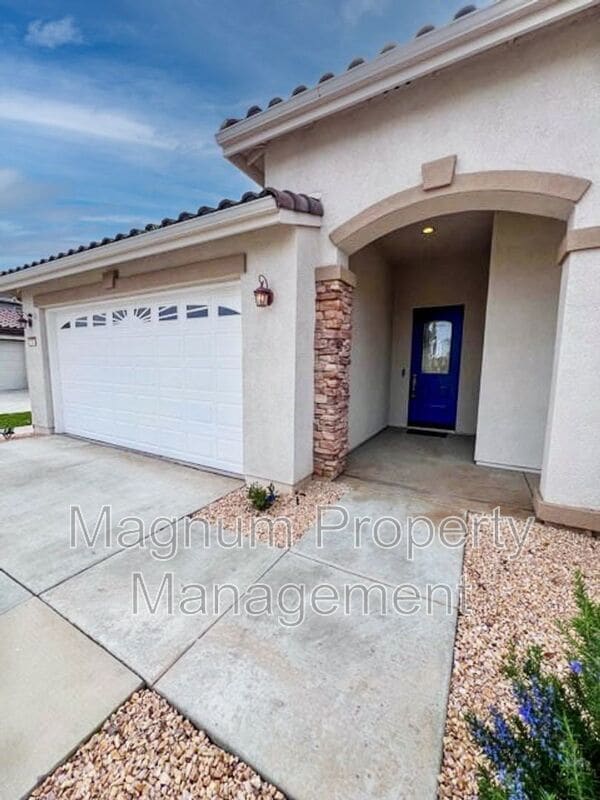 Foto del edificio - 31651 McCartney Dr