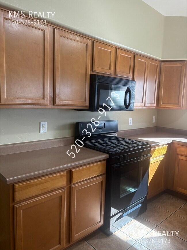 Building Photo - 3638 Drexel Manor Stra