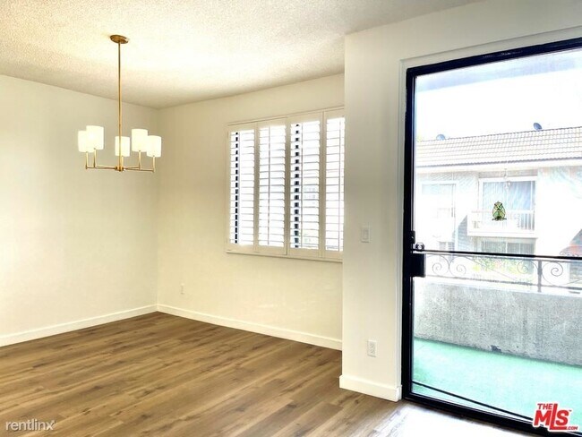 Foto del edificio - 2 br, 2 bath Condo - 1223 Roxbury Dr Apt 102