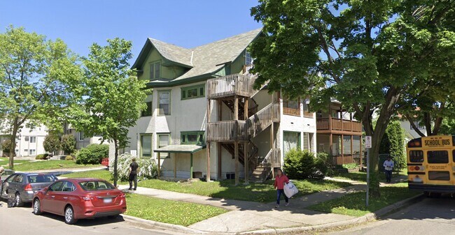Building Photo - 130 W 28th St