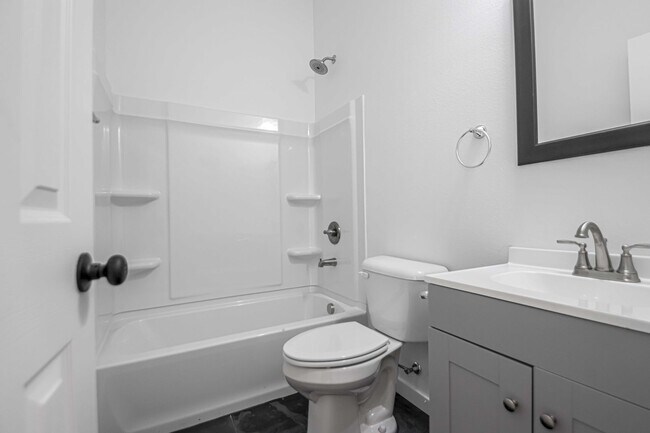 Foto del edificio - 214 S Park St