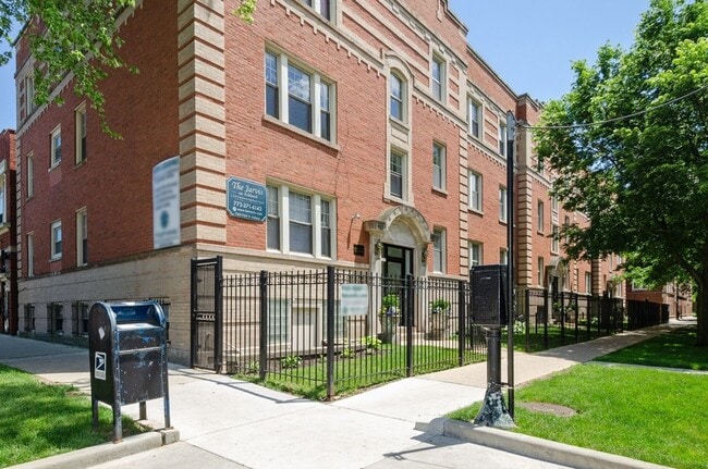 Building Photo - 7361 N Ashland Blvd