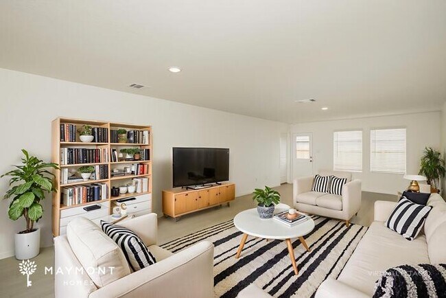 Foto del edificio - 2420 Shady Grv