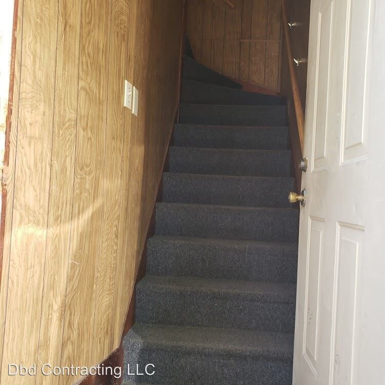 Primary Photo - 1211 Nuttman Ave