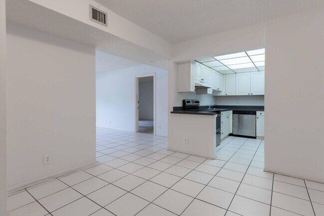 Foto del edificio - 490 NW 20th St