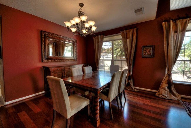 Building Photo - Elegant 4 Bedroom 4 Bath home in Palmia!