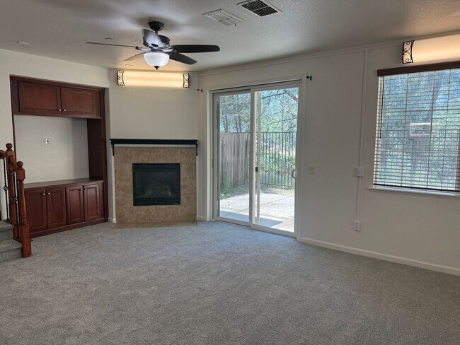 Building Photo - NICE 2-STORY CONDO 3 BED, 2.5 BATH, & 2 CAR GARAGE NEAR SHOPPING & HWY 50!