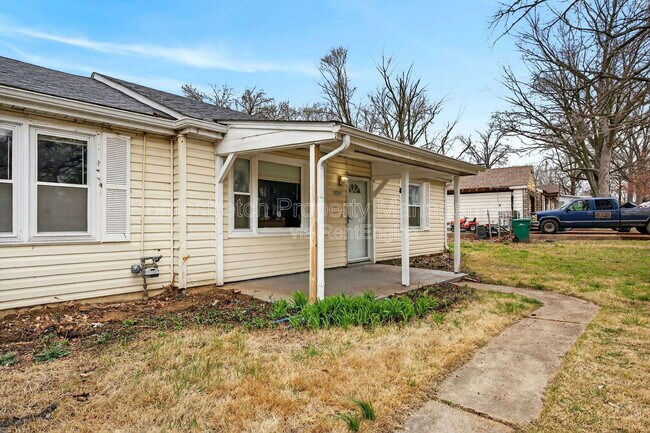 Building Photo - 10261 Imperial Dr