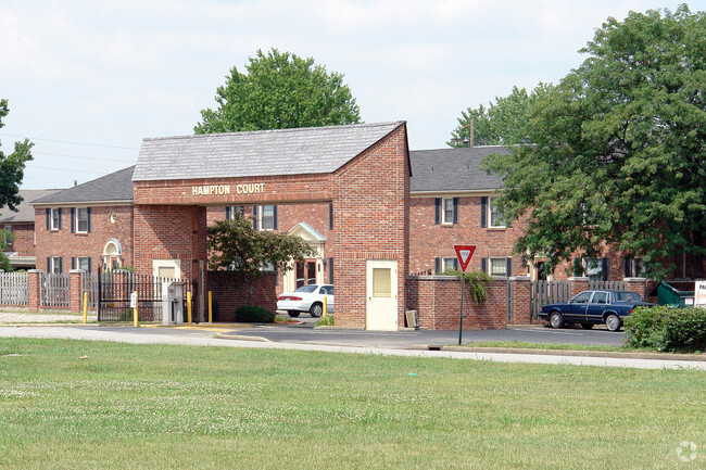 Building Photo - Hampton Court Condominiums