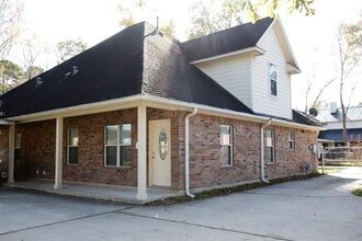 Building Photo - 194 Davis St