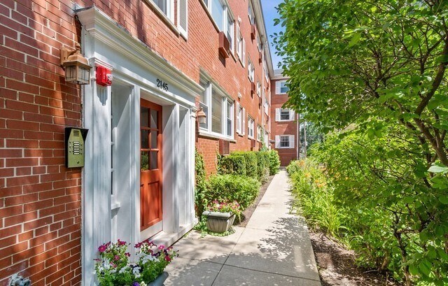 Foto del edificio - 2145 Ridge Ave