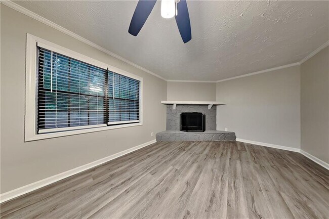 Foto del edificio - 3155 Mary Todd Ln