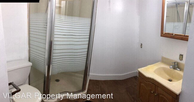 Building Photo - 2426 Schrage Ave