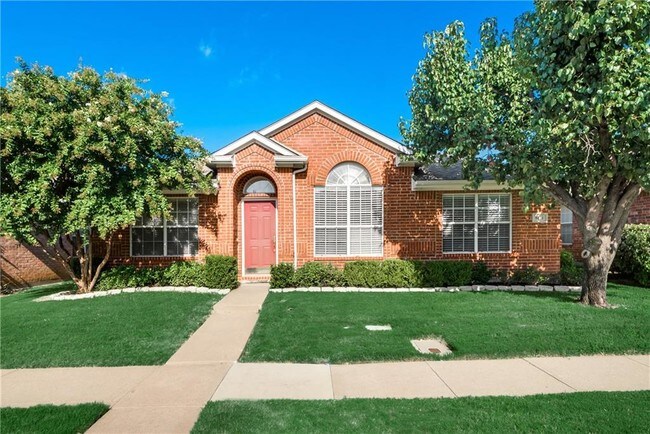 Foto del edificio - 8611 Ironwood Dr