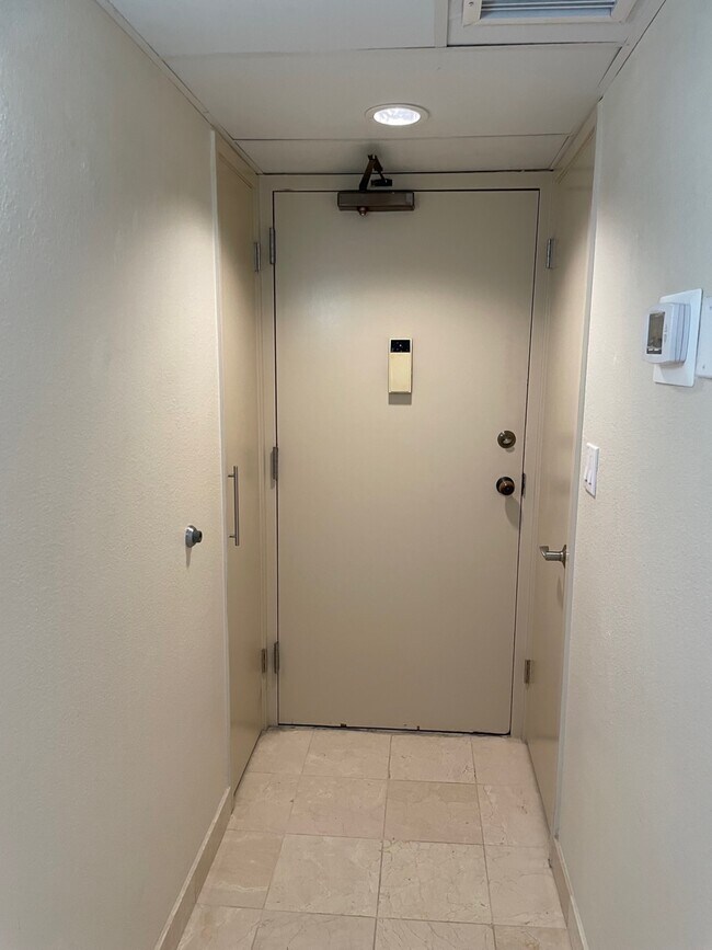 Foto del edificio - 2499 Kapiolani Blvd