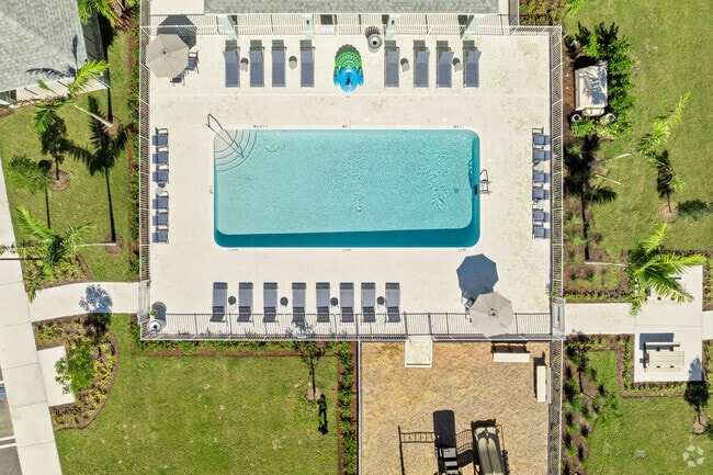Pool - Ravinia - St. Lucie Rental Homes