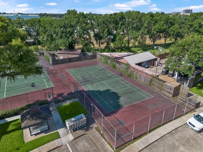 Foto del edificio - 5801 Lumberdale Rd