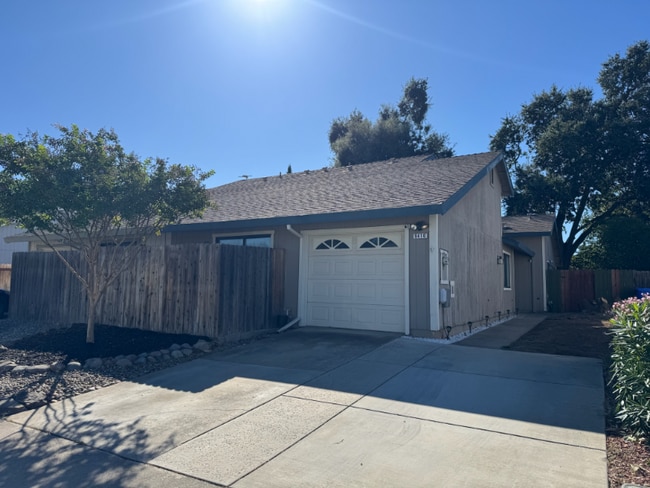 Building Photo - 9410 Aizenberg Cir