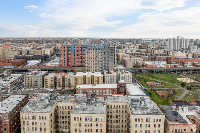 Aerial Photo - River Crest Apartments