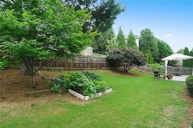 Building Photo - 4745 Shiloh Springs Rd
