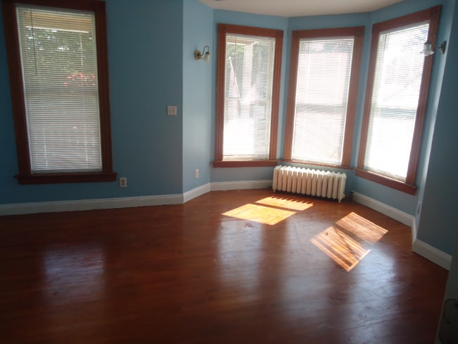 Building Photo - 146 Hudson Ave