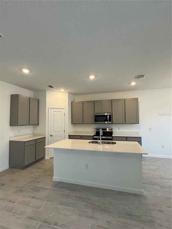 Foto del edificio - 788 Sunshower Dr