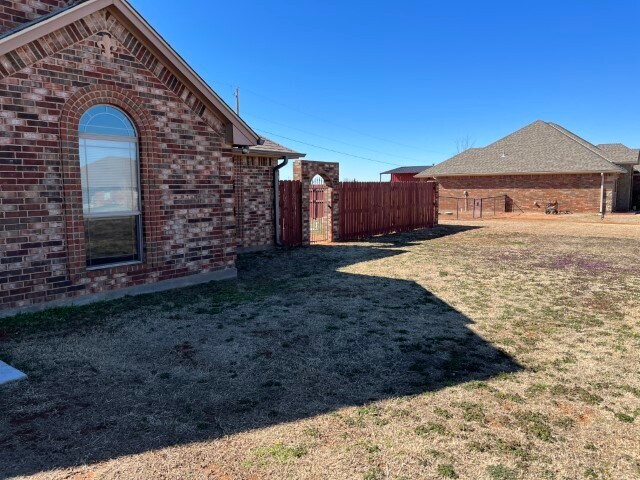 Building Photo - 394 NE Simmons Cir