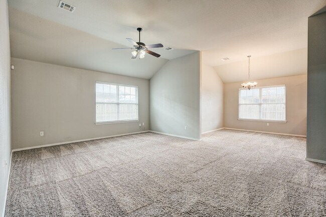 Foto del edificio - Comfort Meets Convenience | 3-Bedroom Home...