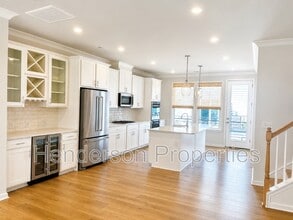 Building Photo - 3008 Oak Landing Dr