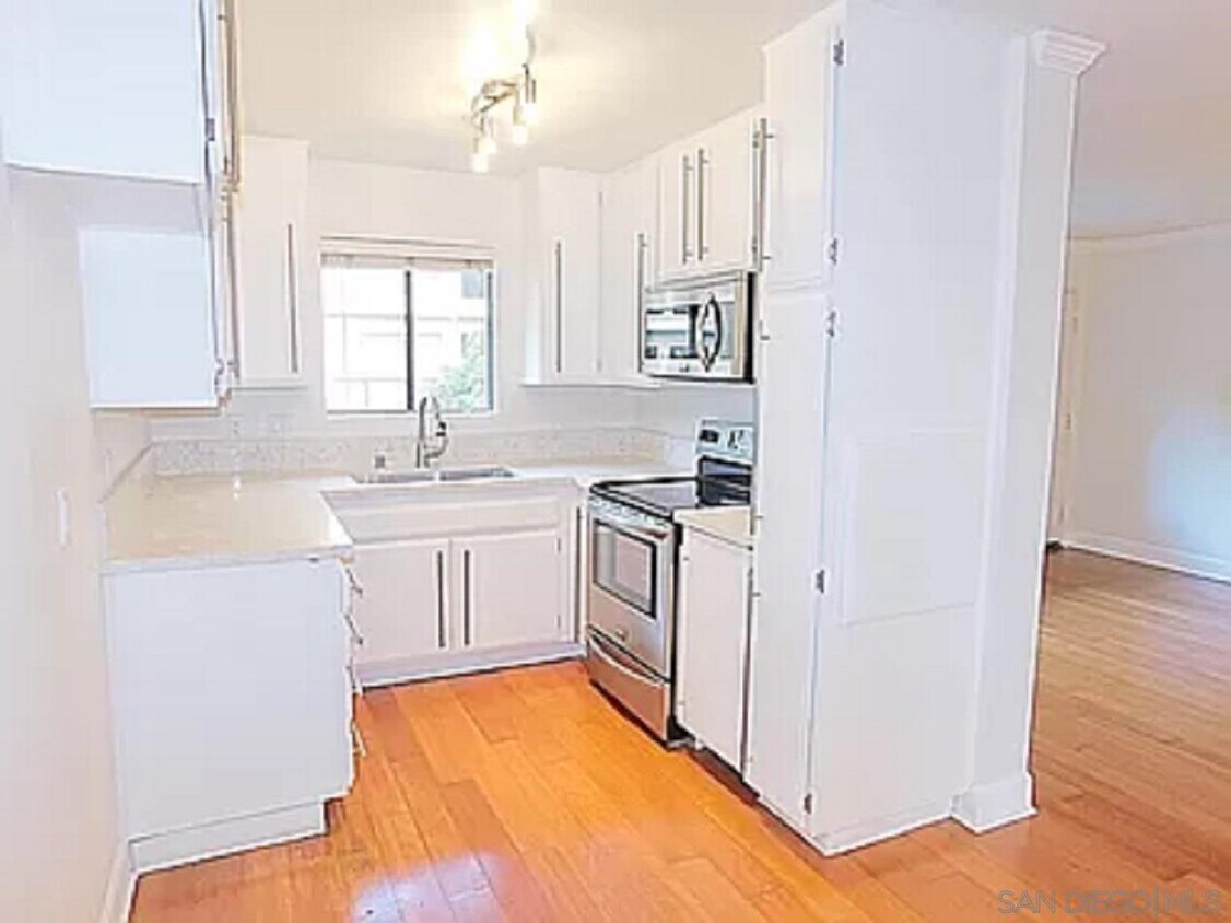 Foto principal - 3535 Monroe Ave