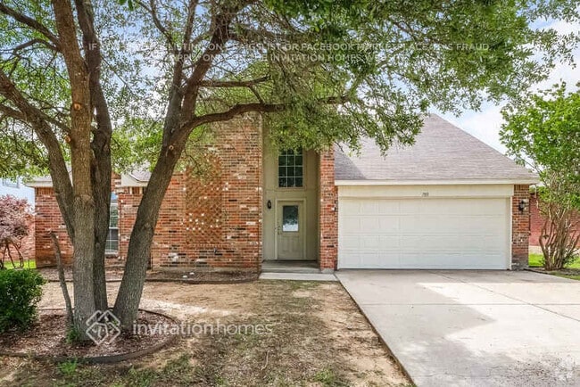 Building Photo - 705 Crestmont Dr