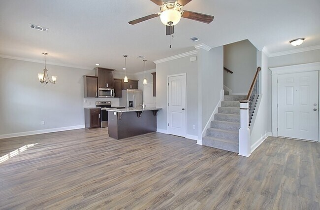 Foto del edificio - 554 Fairview Cir