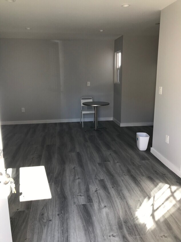 Foto del edificio - 8833 Pickford St