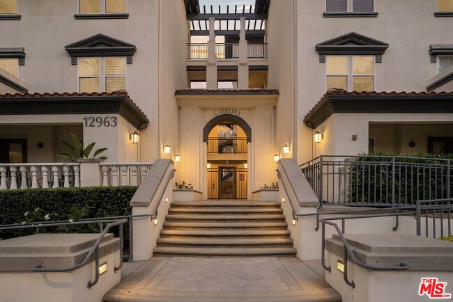 Foto del edificio - 12963 W Runway Rd