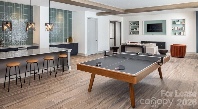 Foto del edificio - 8424 N Tryon St